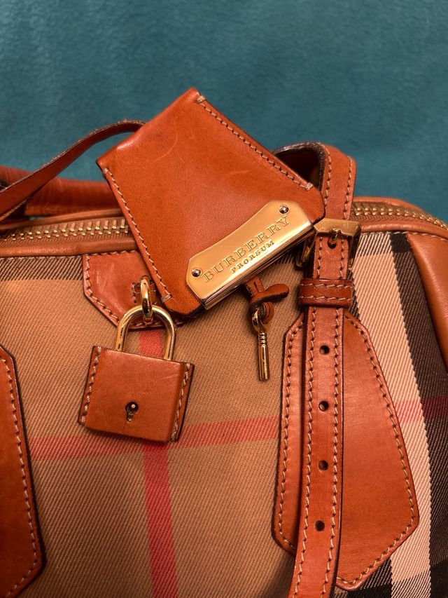 Bolso Burberry Cuero y Lona Check