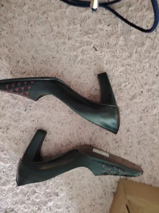 Zapatos  de salón  piel negros y burdeos