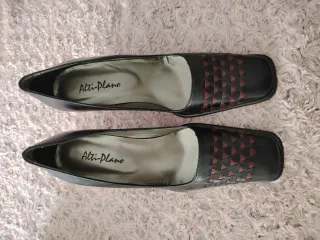 Zapatos  de salón  piel negros y burdeos