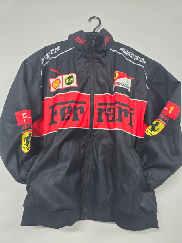 Chaqueta Ferrari F1 Negra y Roja