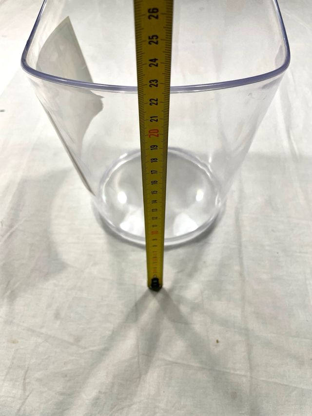 Cubitera de plástico transparente