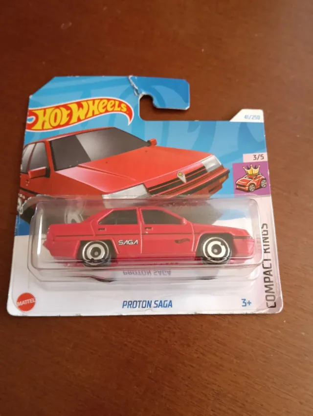 Hot Wheels Proton Saga Rojo