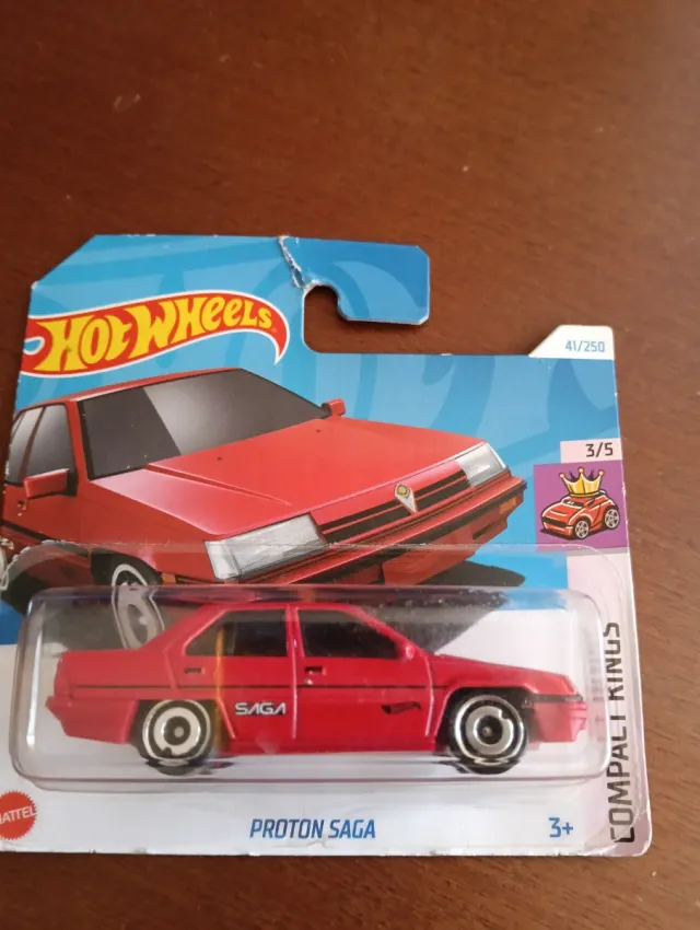 Hot Wheels Proton Saga Rojo