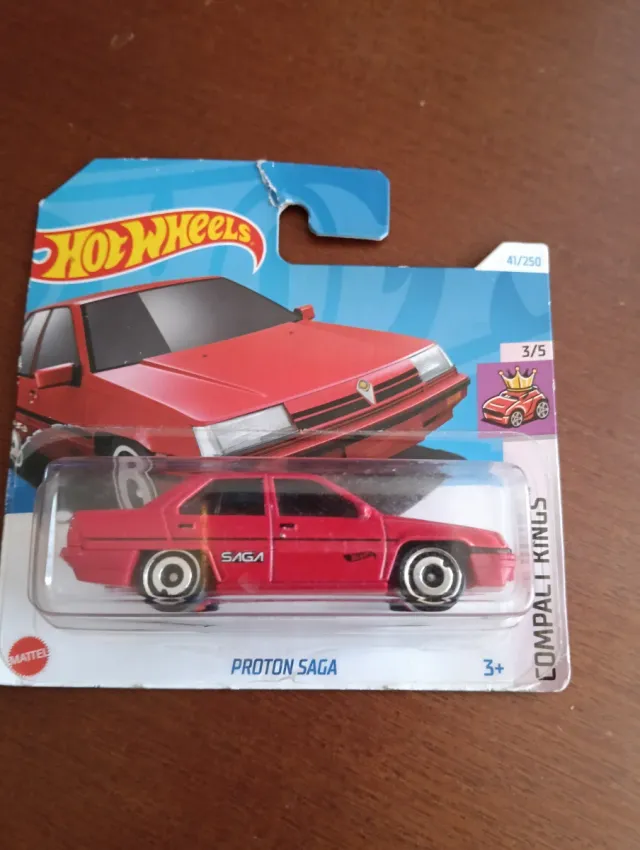 Hot Wheels Proton Saga Rojo