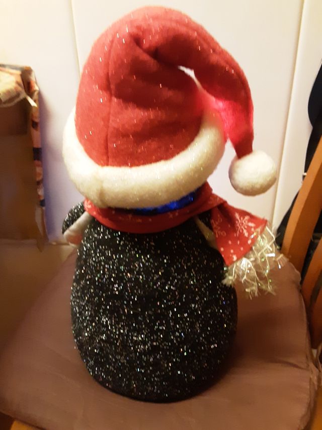 Figura pingüino navidad luminosa