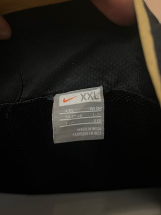 Chándal Nike Total 90 Negro y Dorado