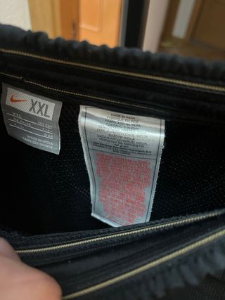 Chándal Nike Total 90 Negro y Dorado