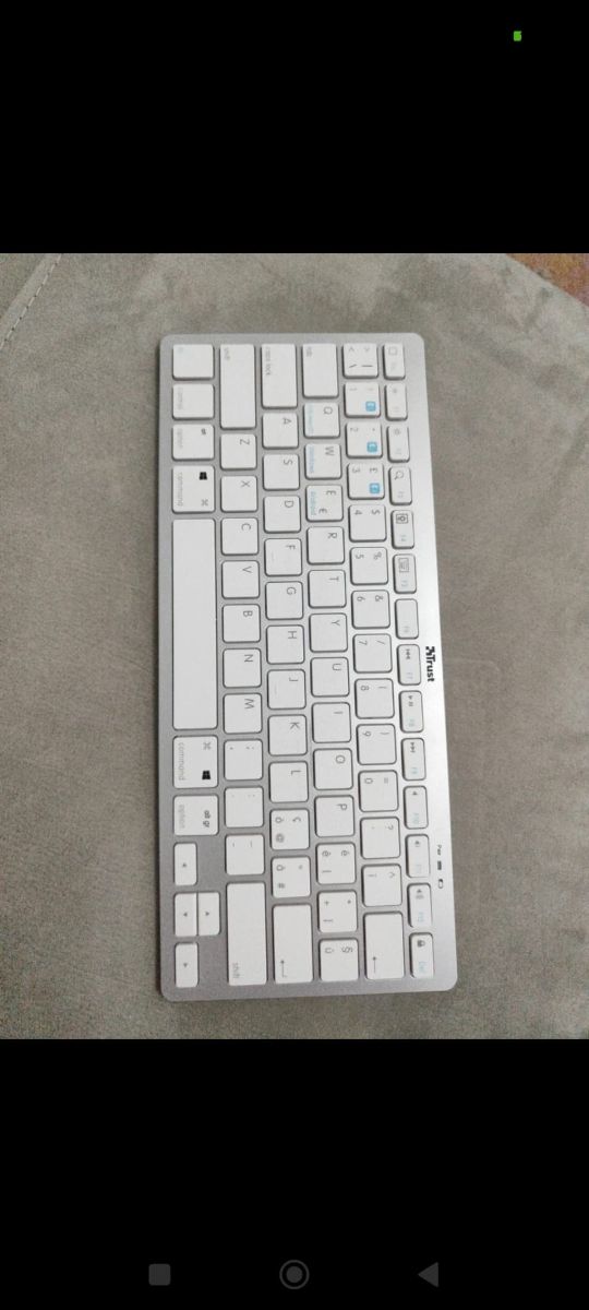 Tastiera Trust WiFi bianca universale