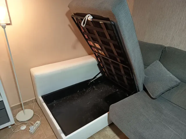 Sofá modular gris y blanco