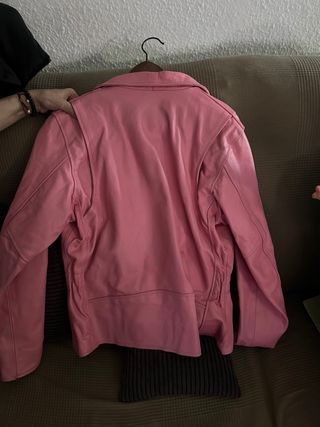 Chaqueta polipiel rosa moto