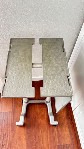 Carro para máquina de escribir con ruedas