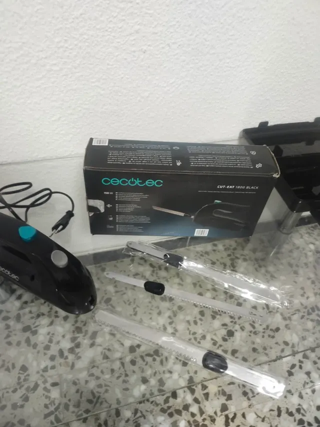 Cecotec Cuchillo Eléctrico Negro