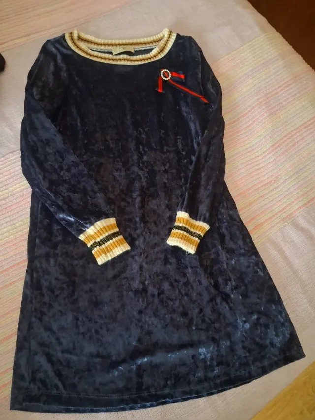 Vestido azul terciopelo con detalles
