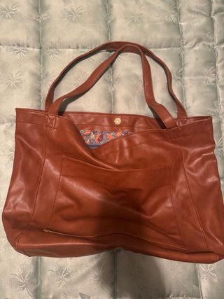 Bolso de piel marrón