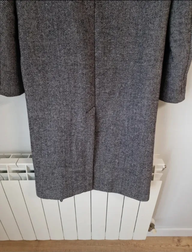 Abrigo largo Bershka gris y negro