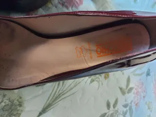 2 Pares Zapatos Stilettos Tacón (Negro y Rojo).