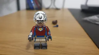 Figura Peacemaker compatible con Lego