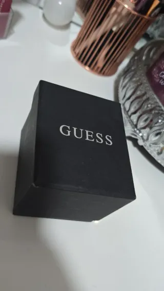 Reloj Guess Dorado