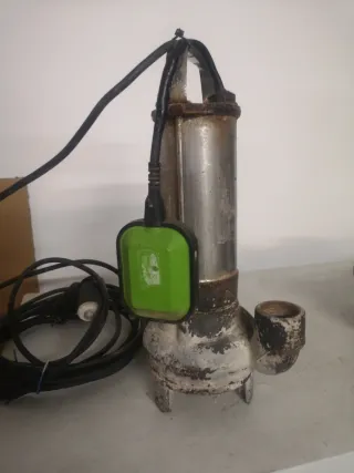 Bomba  sumergible para aguas residuales
