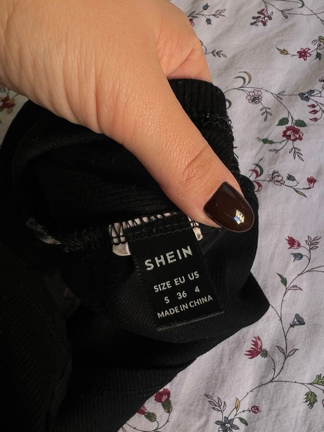 Top cuello halter negro