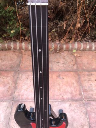 Bajo Fretless Escala Corta