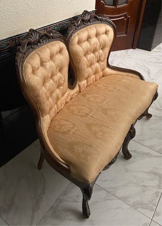 Sillones Victorianos y Tresillo Beige