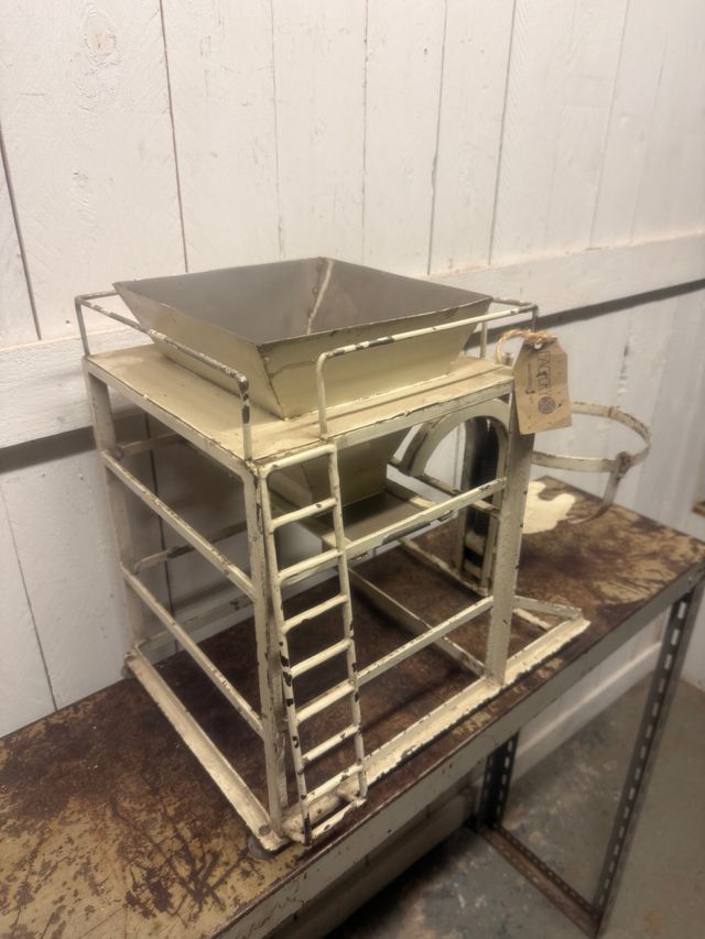 Maquete Máquina Industrial Vintage