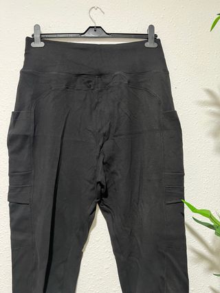 Pantalón cargo Halara negro