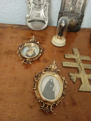 Lote religioso: figuras y cruces