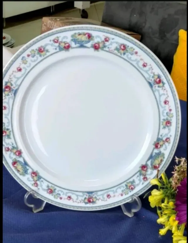 FUENTE PORCELANA ROSENTHAL .