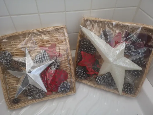 Decorazioni Natalizie Cestini Stelle Pigne