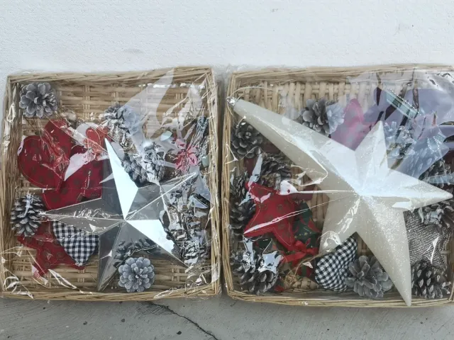 Decorazioni Natalizie Cestini Stelle Pigne