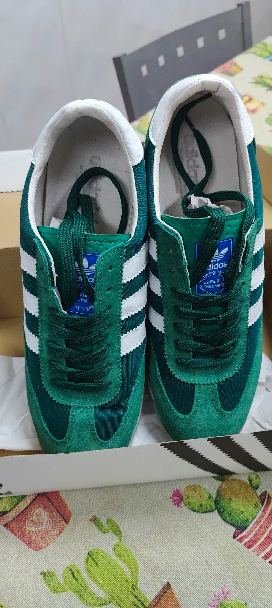 Zapatillas Adidas Verdes y Blancas