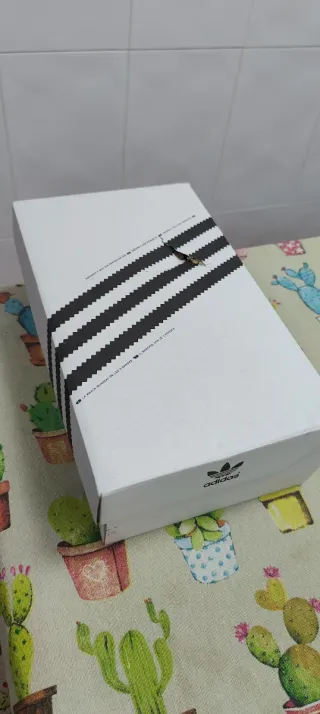 Zapatillas Adidas Verdes y Blancas