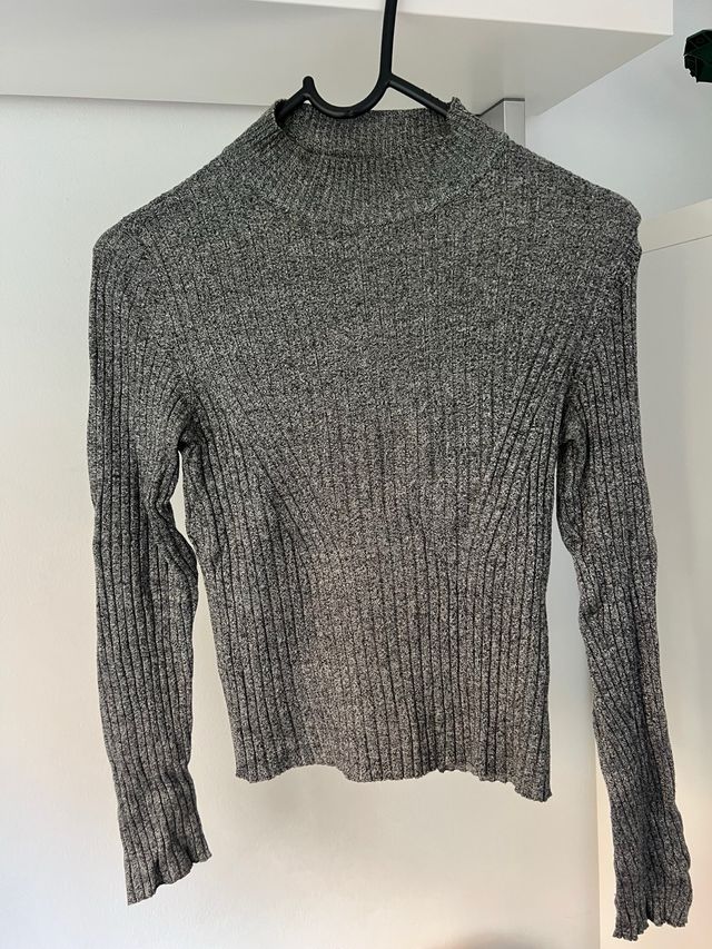 Jersey gris canalé cuello alto manga larga