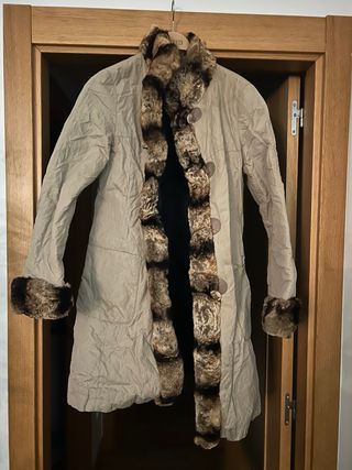 Pack de ropa: abrigo, 5 vestidos y una chaqueta