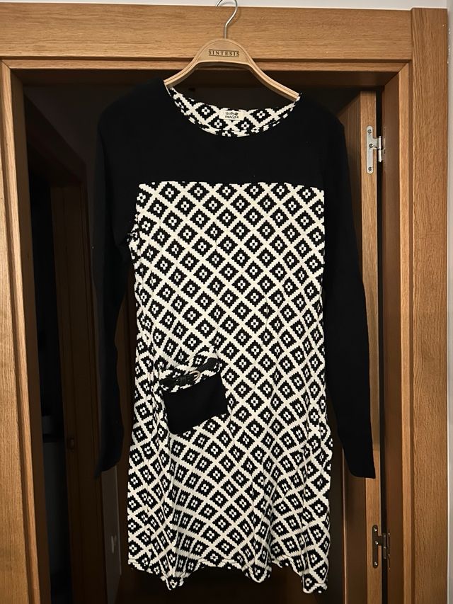 Pack de ropa: abrigo, 5 vestidos y una chaqueta