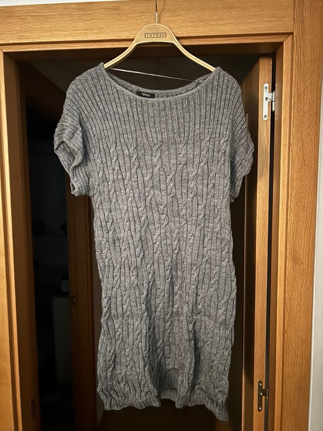 Pack de ropa: abrigo, 5 vestidos y una chaqueta