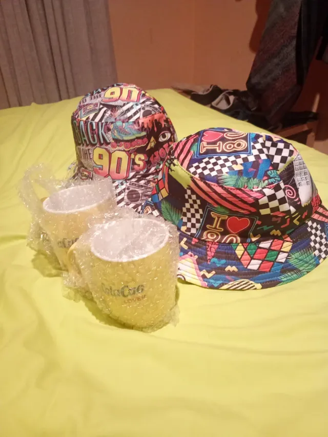 Pack 2 Tazas y 2 Gorros Back to the 90s