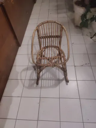 Mecedora infantil de mimbre
