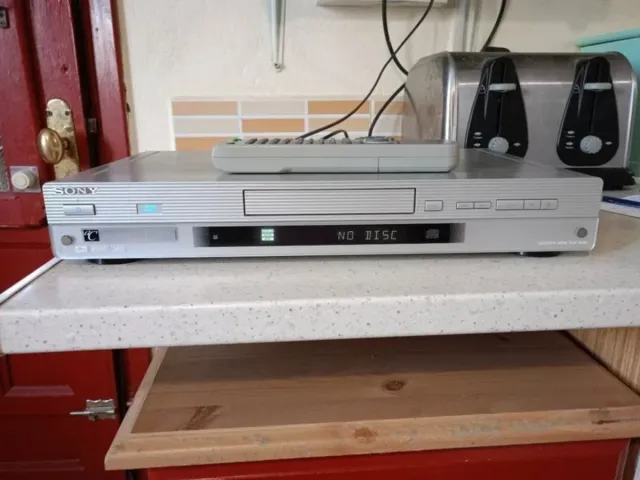 Reproductor CD y DVD Sony