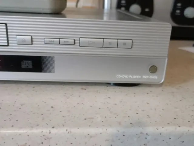 Reproductor CD y DVD Sony