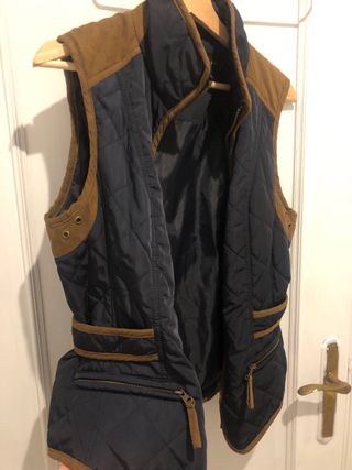 Chaleco Zara azul y marrón