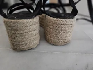 Sandalias Brownie con cordones negras