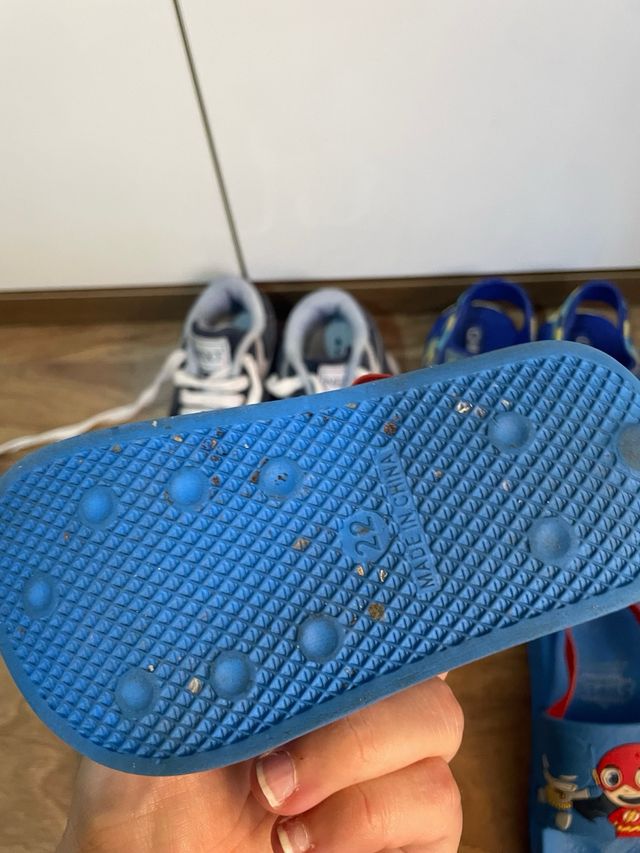 Lote 4 pares zapatos niño Talla 22