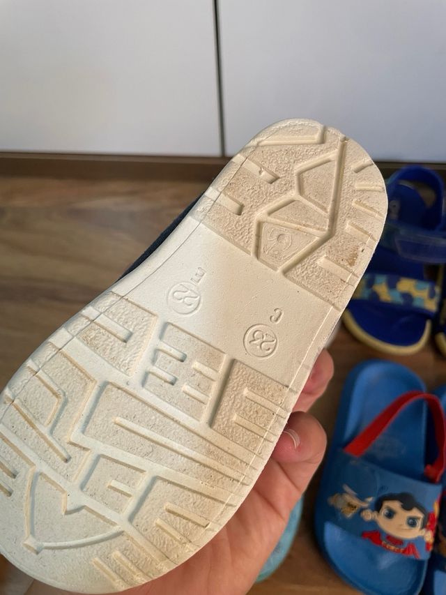 Lote 4 pares zapatos niño Talla 22