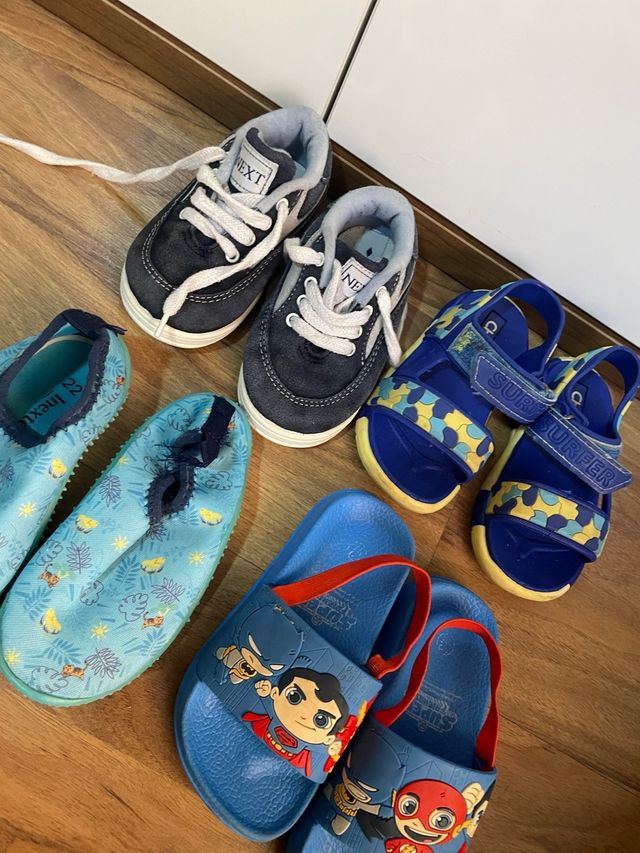 Lote 4 pares zapatos niño Talla 22