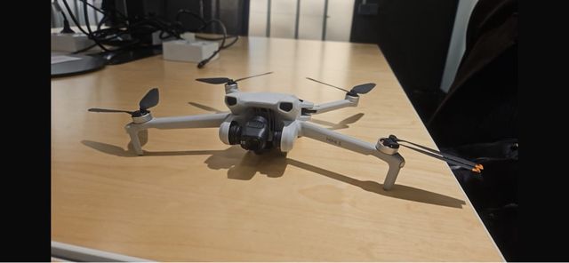 Dron DJI Mini 3
