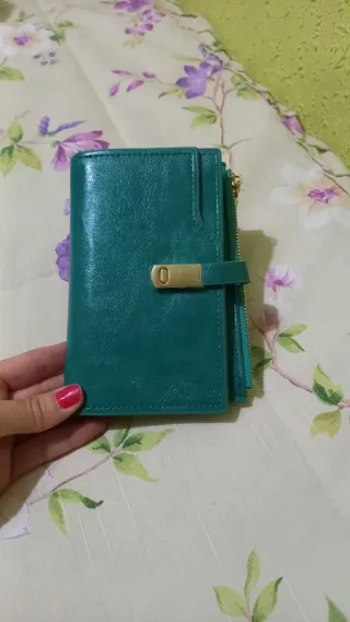 Cartera Turquesa ,Mujer Nueva!