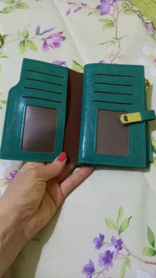 Cartera Turquesa ,Mujer Nueva!